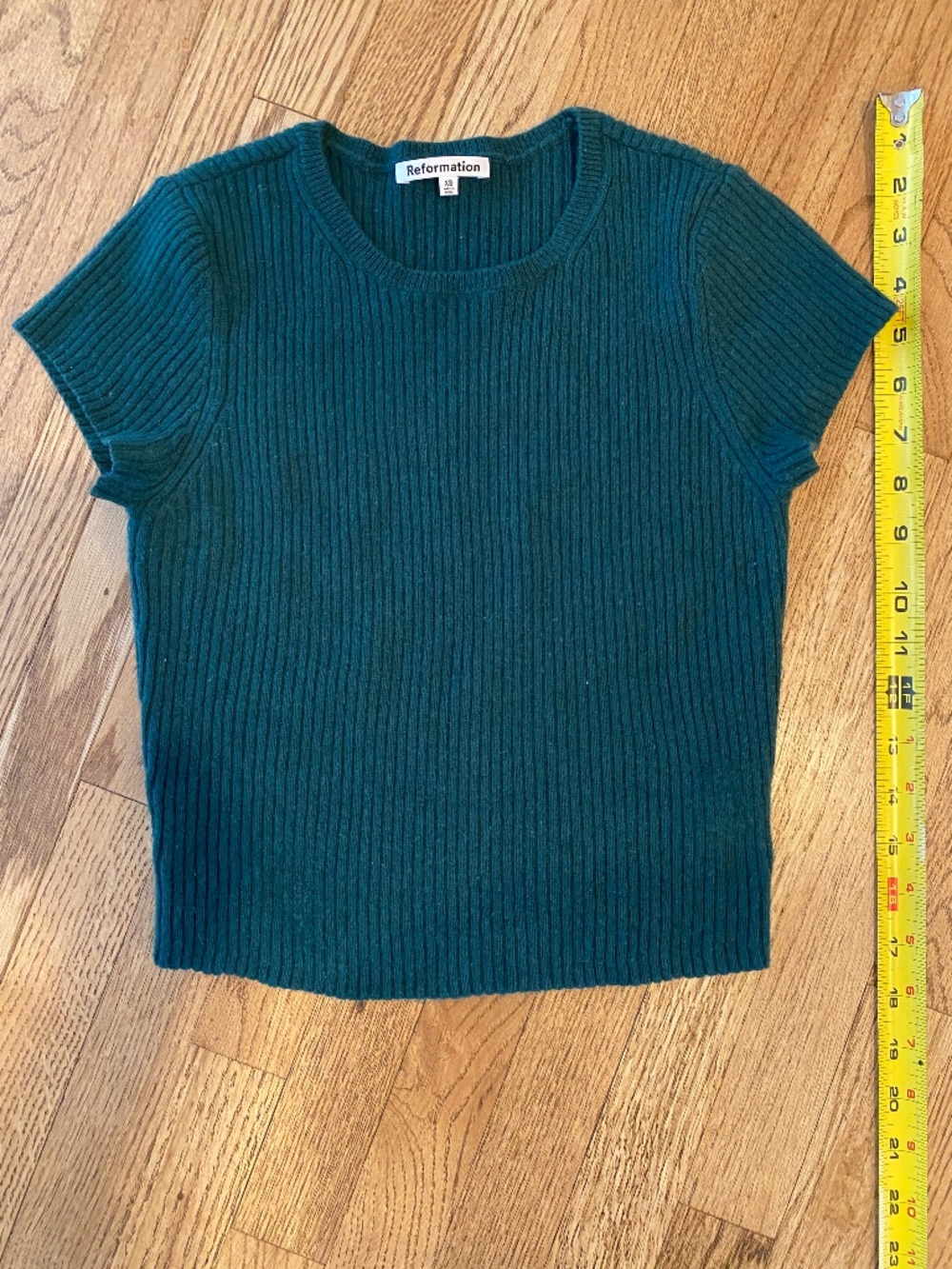 REFORMATION ribbed cashmere tee in forest green